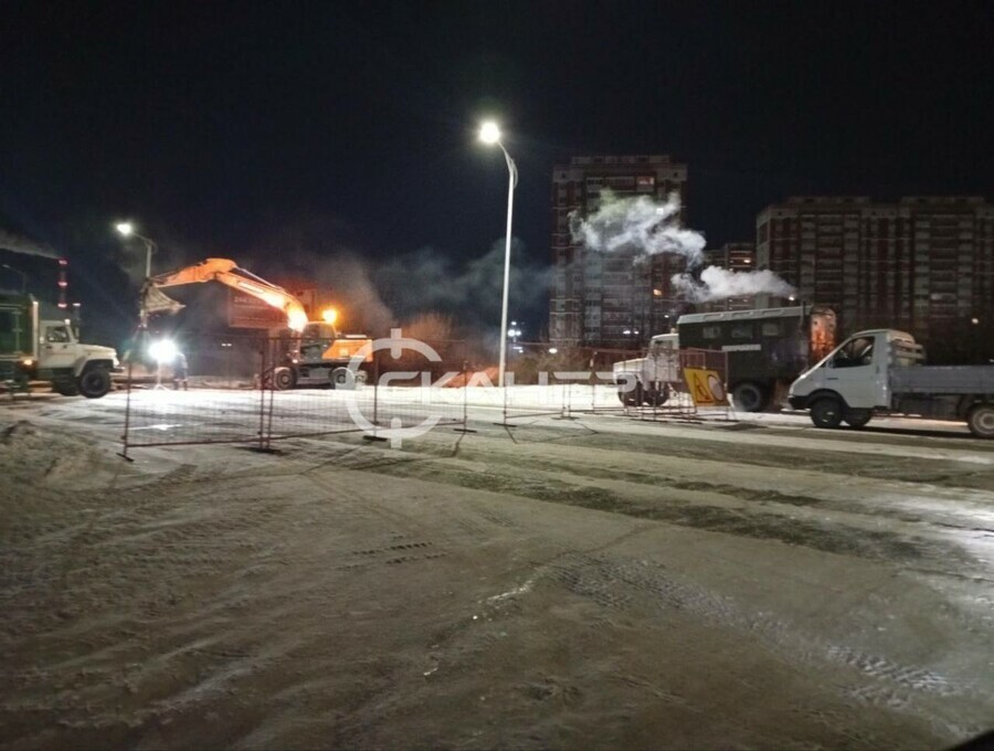 В микрорайоне перекрыта Студенческая изза аварии на теплосетях
