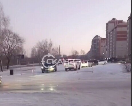 Битва за двор развернулась в микрорайоне Благовещенска, где перекрыли улицу (видео) 