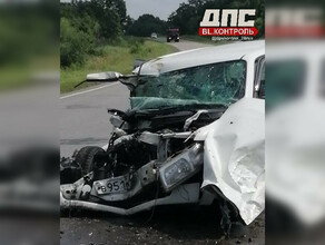 В жесткой аварии с грузовиком в Приамурье пострадали люди видео 