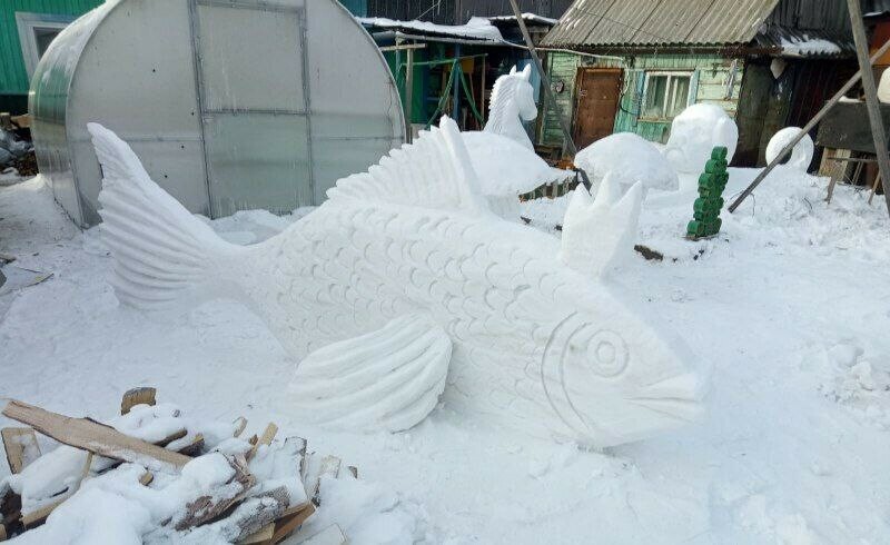Амурчанин из Шимановска создал снежные произведения искусства фото