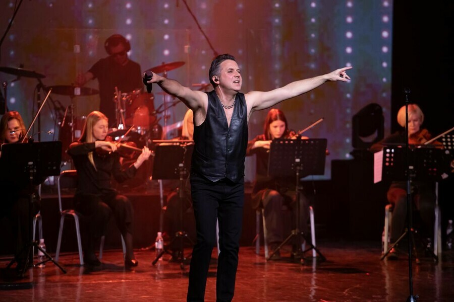 В Благовещенске отгремела музыка Depeche Mode в симфоническом звучании видео