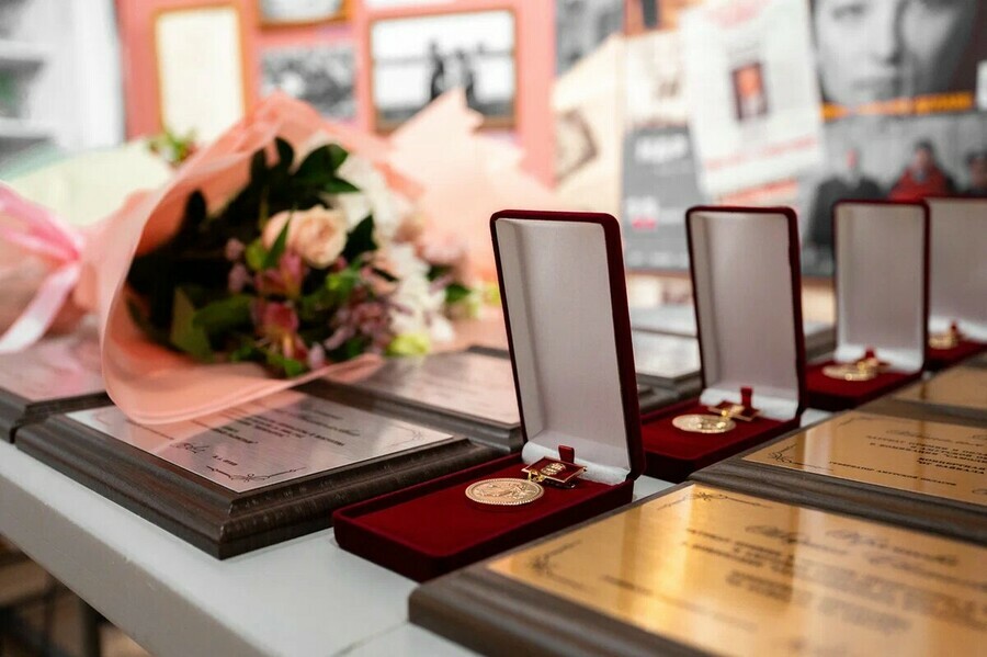 Стартовал прием документов на соискание премий в области литературы и искусства в Приамурье Они составят 100 тысяч рублей