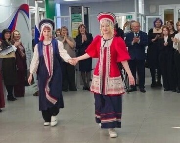 Девятикласснице из детского дома зампред амурского правительства Светлана Яковлева подарила необычный подарок