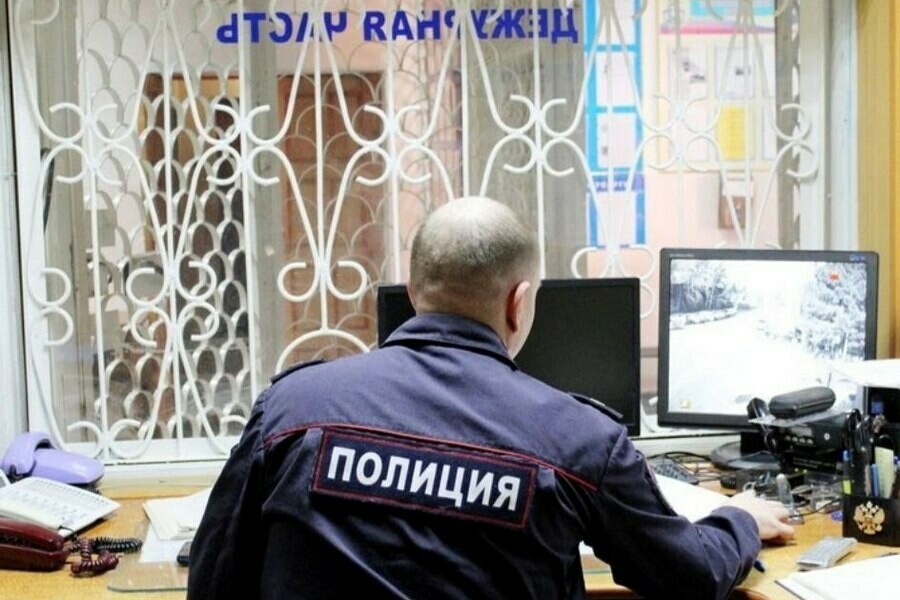 Благовещенка вынесла из магазина мужскую куртку стоимостью почти 40 тысяч рублей и не оплатила ее 