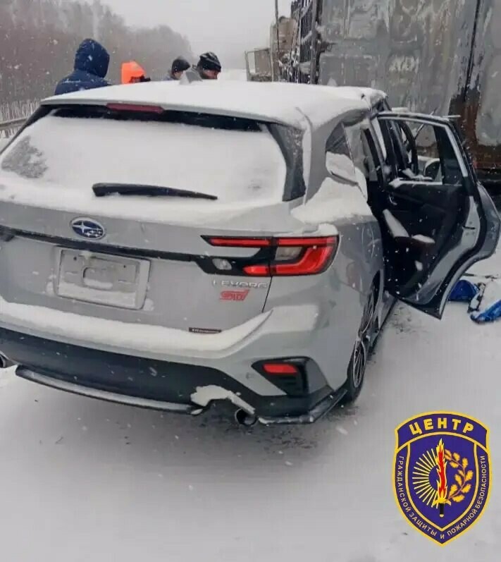 Новые кадры появились с места смертельного ДТП на федеральной трассе в Приамурье фото 