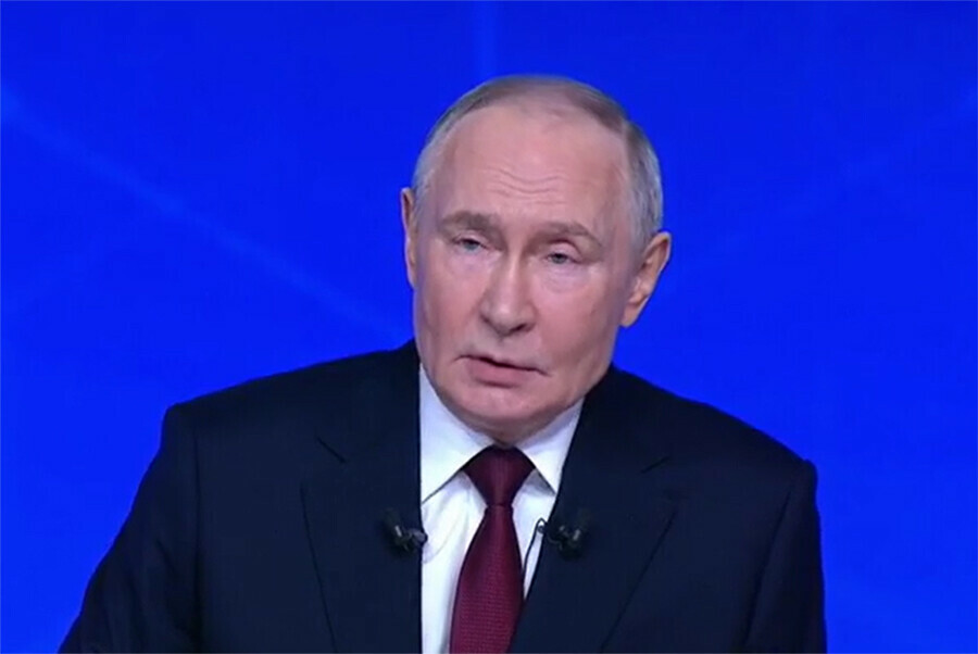 Путину задали вопрос о телефонных мошенниках