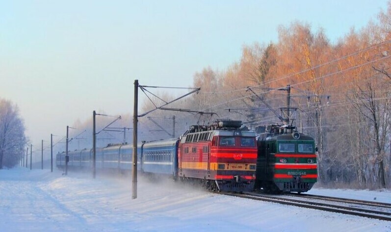 Рабочий в Амурской области получил тяжелые травмы попав под локомобиль