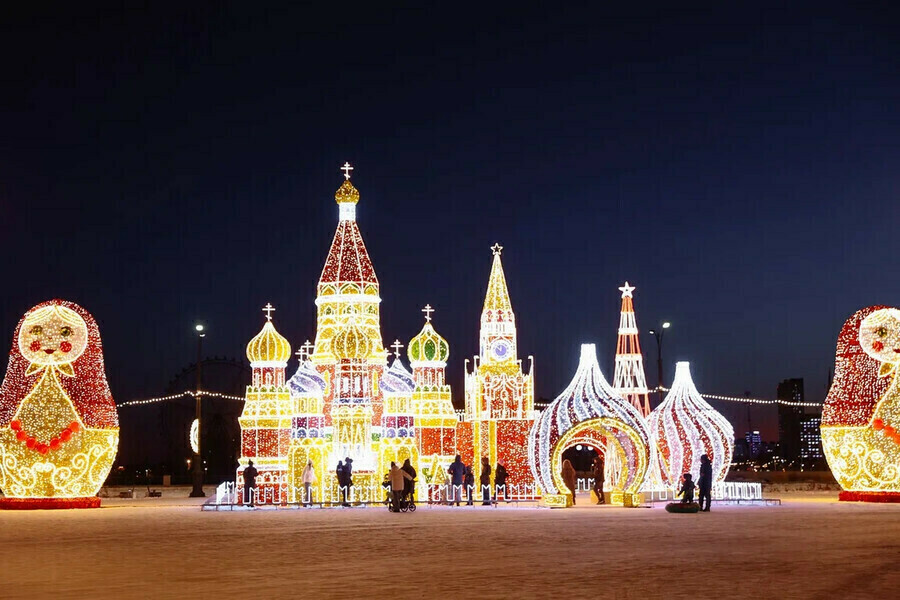 Благовещенск вошел в пятерку российских городов где больше всего потратили денег на новогодние украшения