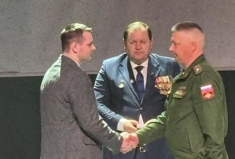 В Тынде государственные награды погибших участников СВО вручили их родственникам