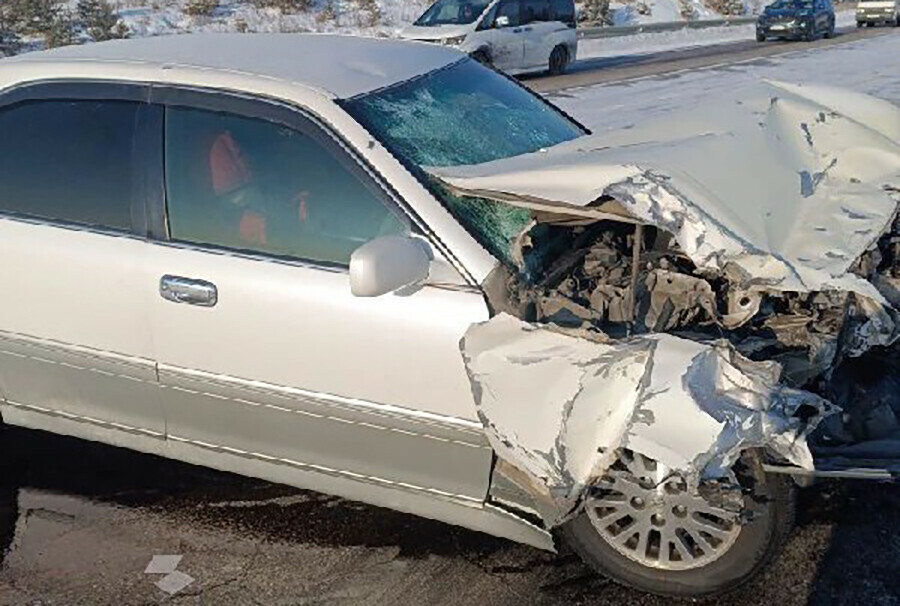 На подъезде к Свободному в ДТП погиб водитель Toyota Crown 