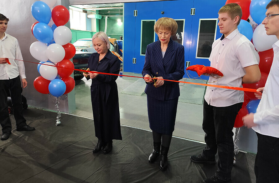 В Амурском колледже открыли уникальные мастерские для подготовки дорожников