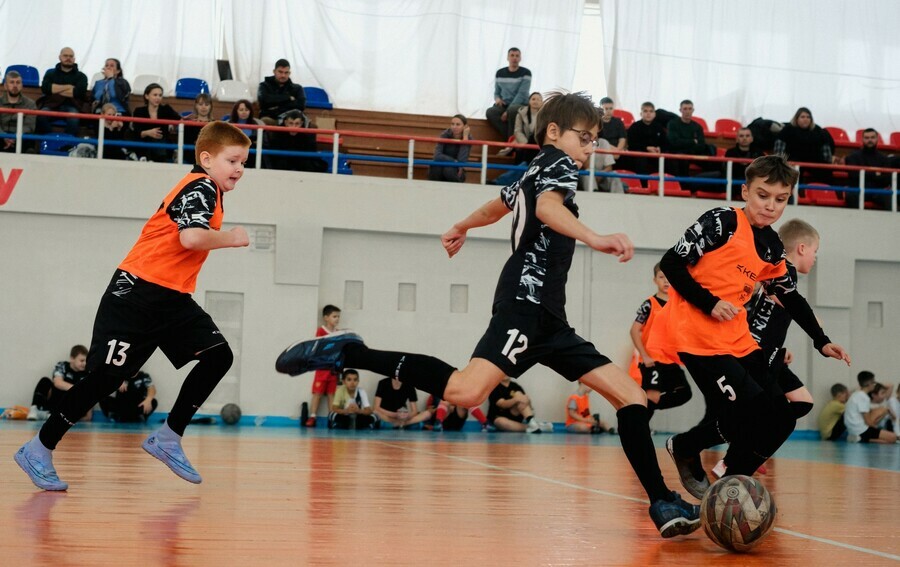 В Благовещенске открыл футбольную школу племянник легендарного футболиста Павлюченко