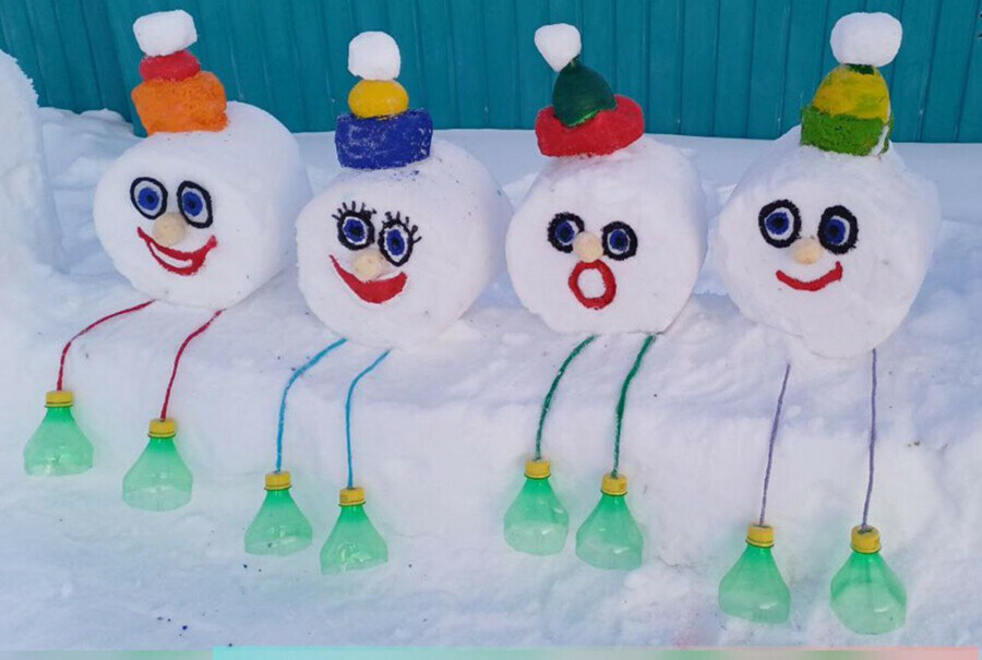 Снеговики собирают улыбки в амурском селе фото