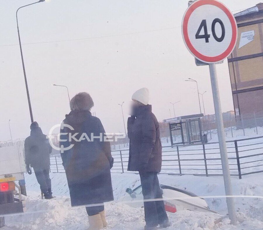 В Чигирях автомобиль слетел с дороги