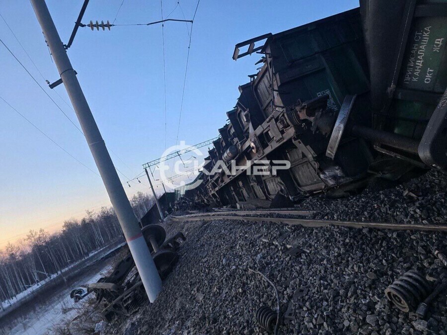 Более 400 железнодорожников восстанавливают проезд на месте схода вагонов в Приамурье Выросло число задерживающихся поездов