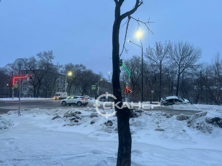 В центре Благовещенска произошло жесткое ДТП с Приусом