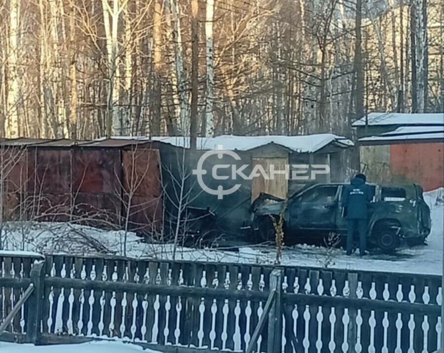 В Амурской области в гараже сгорел автомобиль фото видео