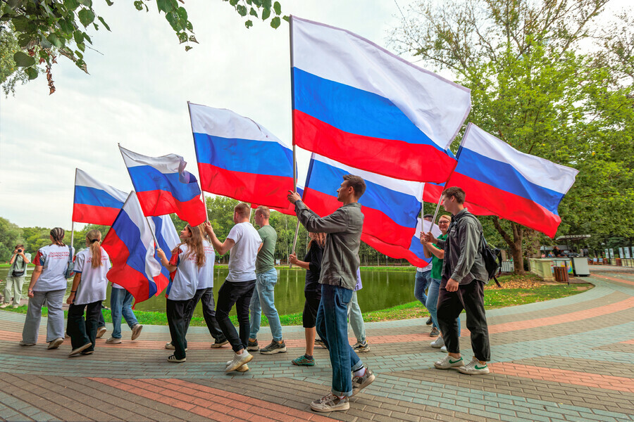 Российские спортсмены выступят на Олимпиаде под нейтральным флагом Он запрещен и на трибунах 