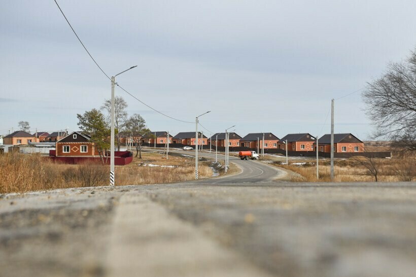 Более 88 миллионов рублей поддержки получили аграрии для строительства домов для сотрудников в Приамурье