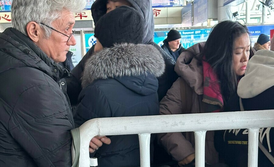 Амурчане выбравшие возвращаться по понтонному мосту из Китая в Россию не могут выехать на родину