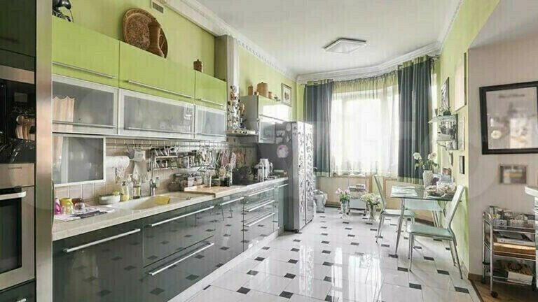 Съехала но не до конца Лариса Долина передала ключи от квартиры однако новая владелица въехать туда не может