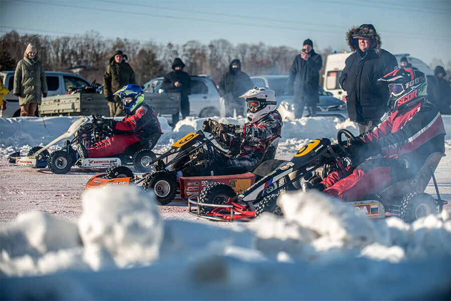 Кто занял призовые места на соревнованиях по зимнему картингу в Благовещенске фото