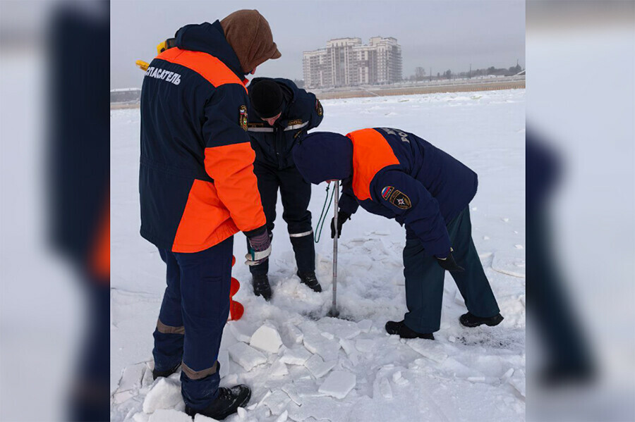 Благовещенск готовится первые замеры льда провели специалисты