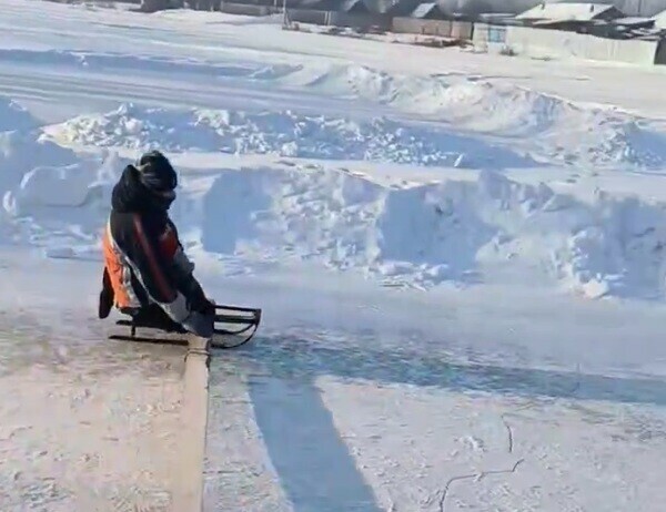 Необычная карусель появилась в Приамурье Дети в восторге видео
