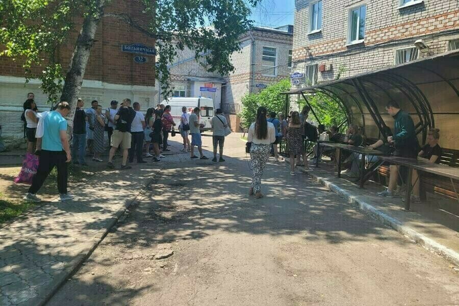 Благовещенцы сообщают об очередях в областной психиатрической больнице