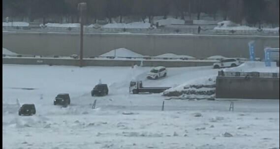 Посылки везут Огромное количество машин едущих из Китая в сторону России по пограничному Амуру заметили амурчане видео