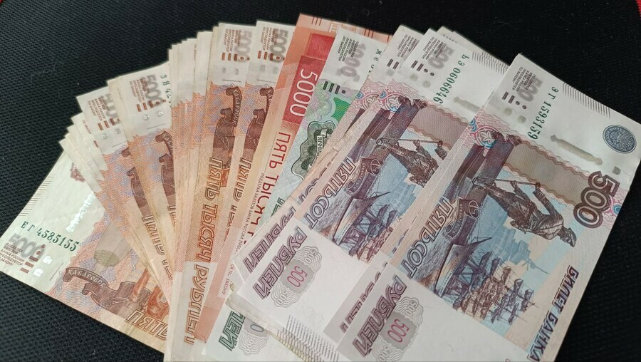 Банки России снижают ставки по вкладам