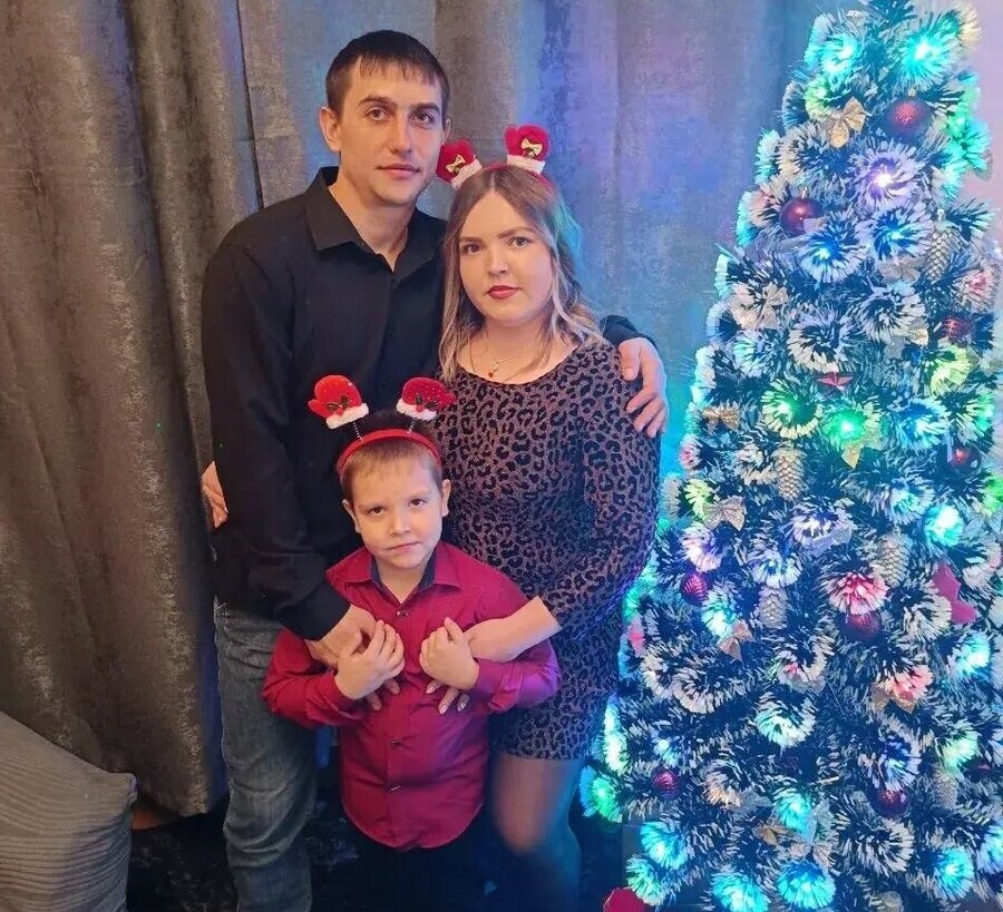 В Приамурье ветеран СВО помог семье с ребенком не замерзнуть на трассе