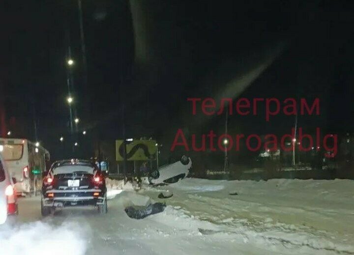 В полиции прокомментировали ДТП с перевернувшимся на крышу автомобилем в Благовещенске