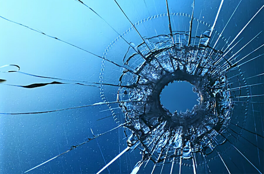 Пьяный разгневанный амурчанин разбил окна думая что мстит обидчикам