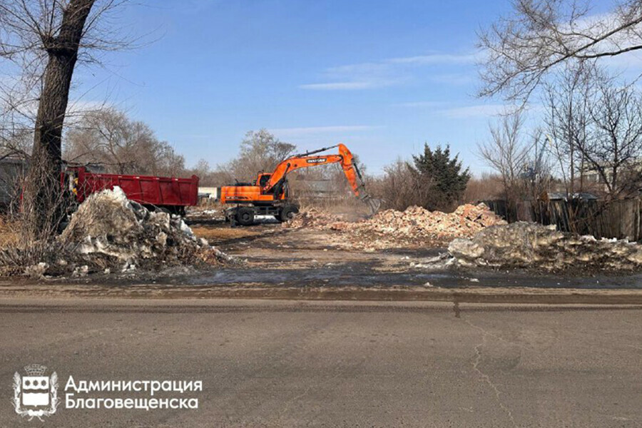 В Благовещенске снесут несколько аварийных строений