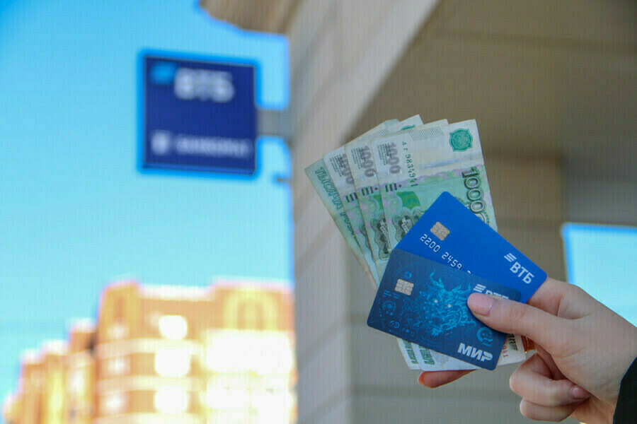 Число зарплатных клиентов ВТБ в Амурской области выросло на 15  