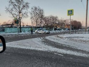 В Благовещенске изза пожара на КПП полицейские перекрыли перекресток фото видео