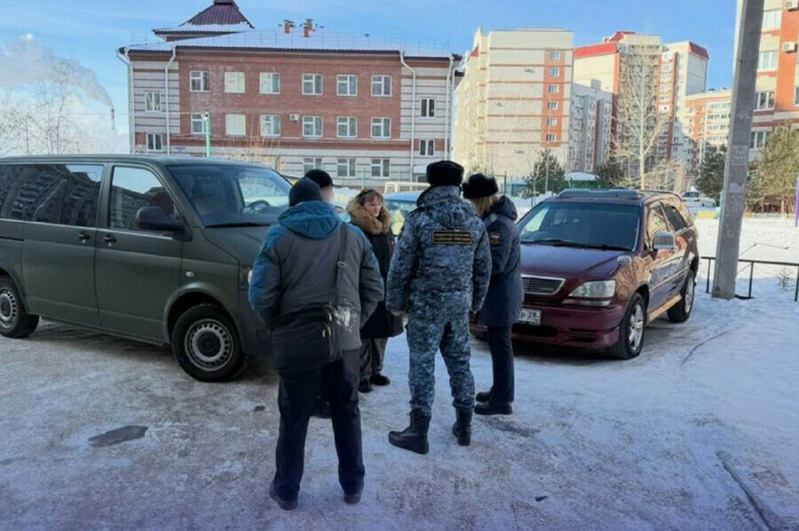 Из Амурской области в зону СВО отправили пять конфискованных у пьяниц автомобилей