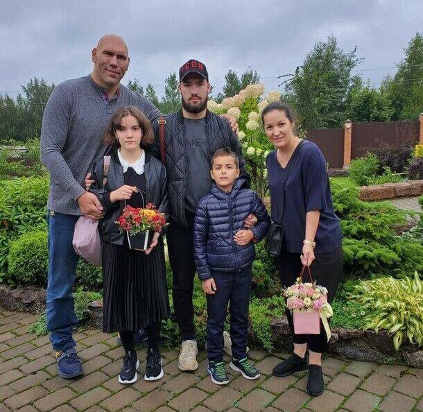 Приеду со своими детьми Николай Валуев подтвердил свое участие в ЗимФестАмур в Благовещенске