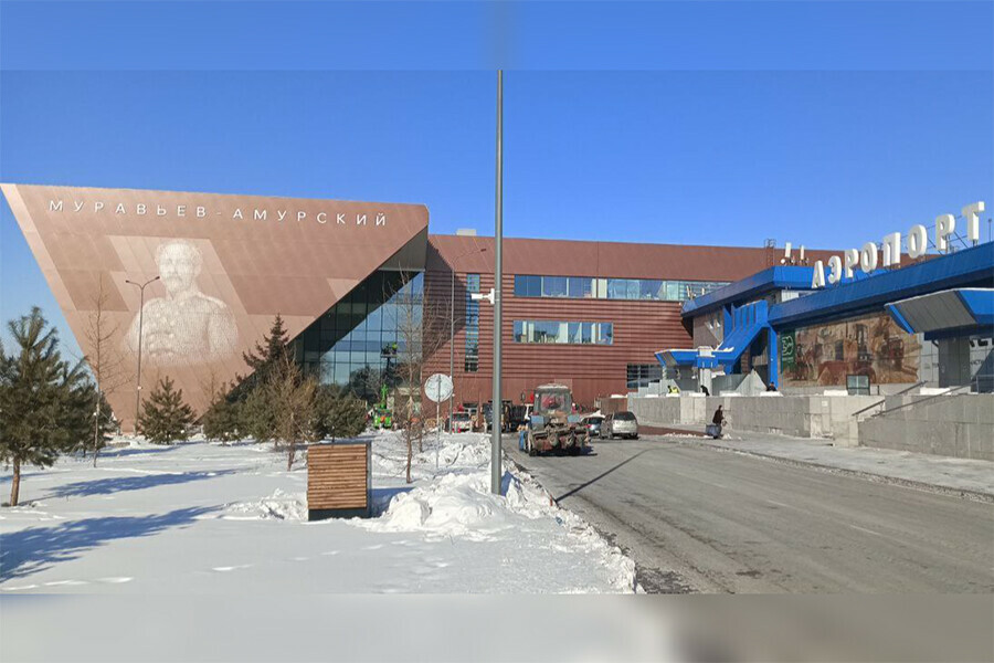 Благовещенец украл дорогой гаджет в самолете во время полета