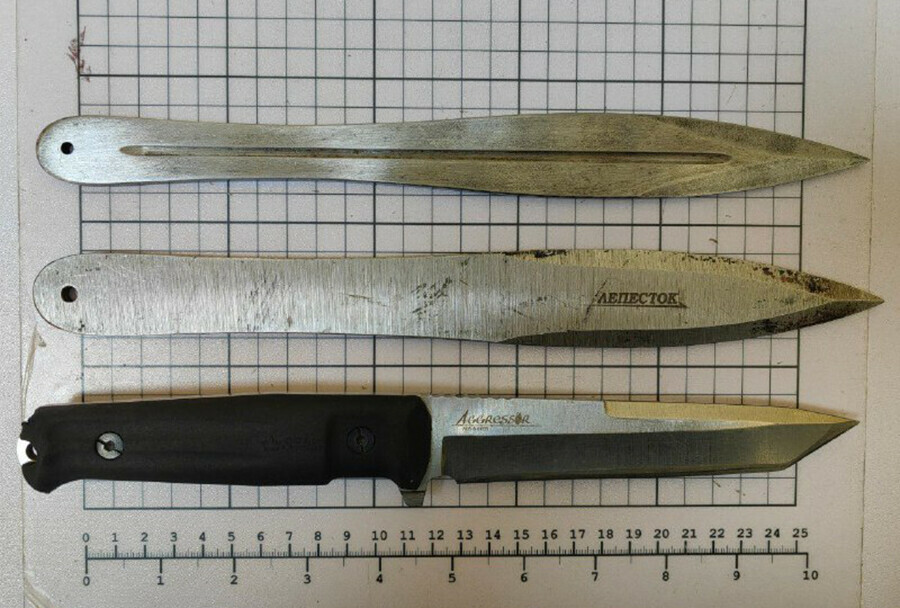 В Белогорске задержан пассажир с метательным оружием