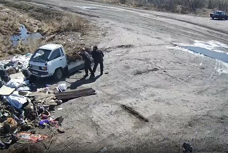 Амурчанин выбросил отходы на старую свалку и заработал штраф видео