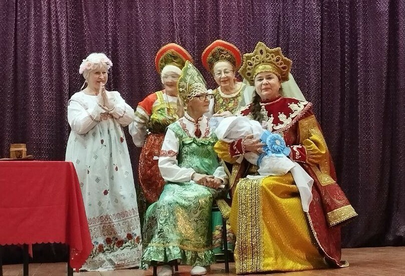 Амурские пенсионеры отправились в необычные гастроли с Бабушкиными сказками