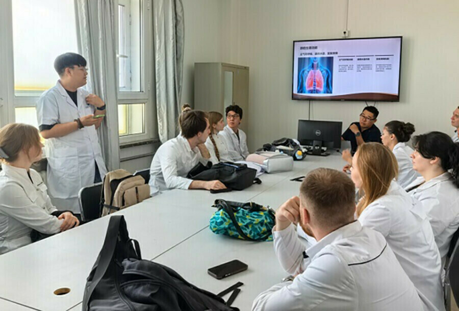 Минздрав утвердил минимальные баллы для поступления в медвузы в 2026 году