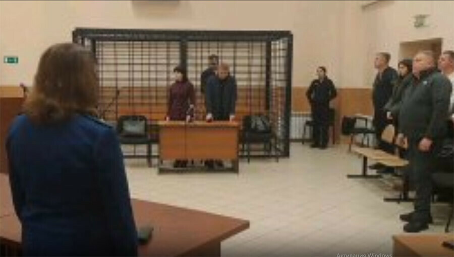 Осужден амурчанин стрелявший по автобусу конкурента и ранивший девушку Присяжные смягчили приговор видео 