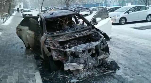 Сгоревший в микрорайоне Благовещенска Lexus стоил больше 45 миллиона Все указывает на поджог