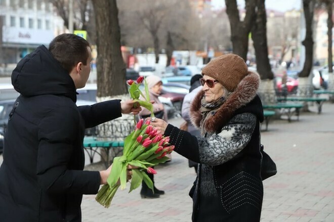 Ежегодная добрая акция с дарением тюльпанов женщинам в Благовещенске под угрозой срыва
