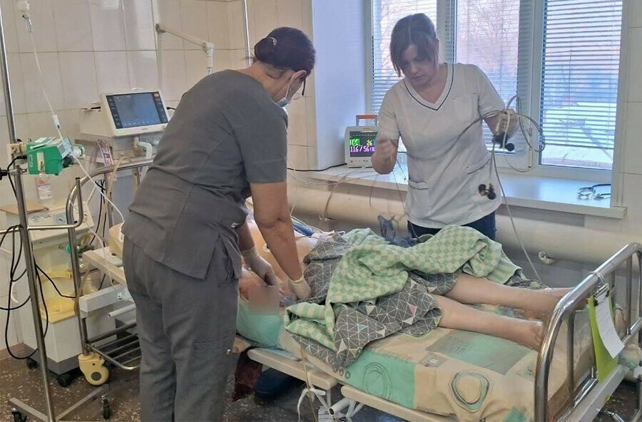 Счёт шёл на минуты врачи выхаживают девочку раненную ножом в сердце 