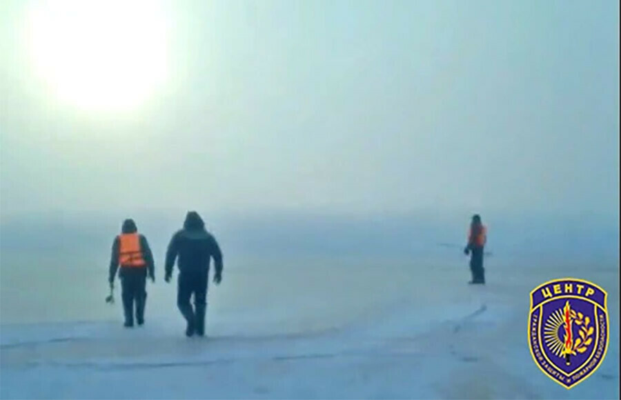 Обнаружили тело при помощи подводного аппарата как искали пропавшего на затоне Зеи рыбака фото