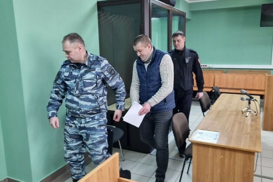 Убийство с особой жестокостью амурчанин который облил знакомого и кинул в костер выслушал приговор фото 